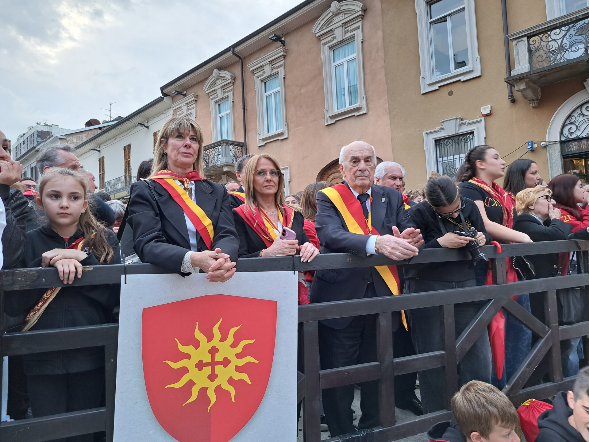 legnano-traslazione croce palio3