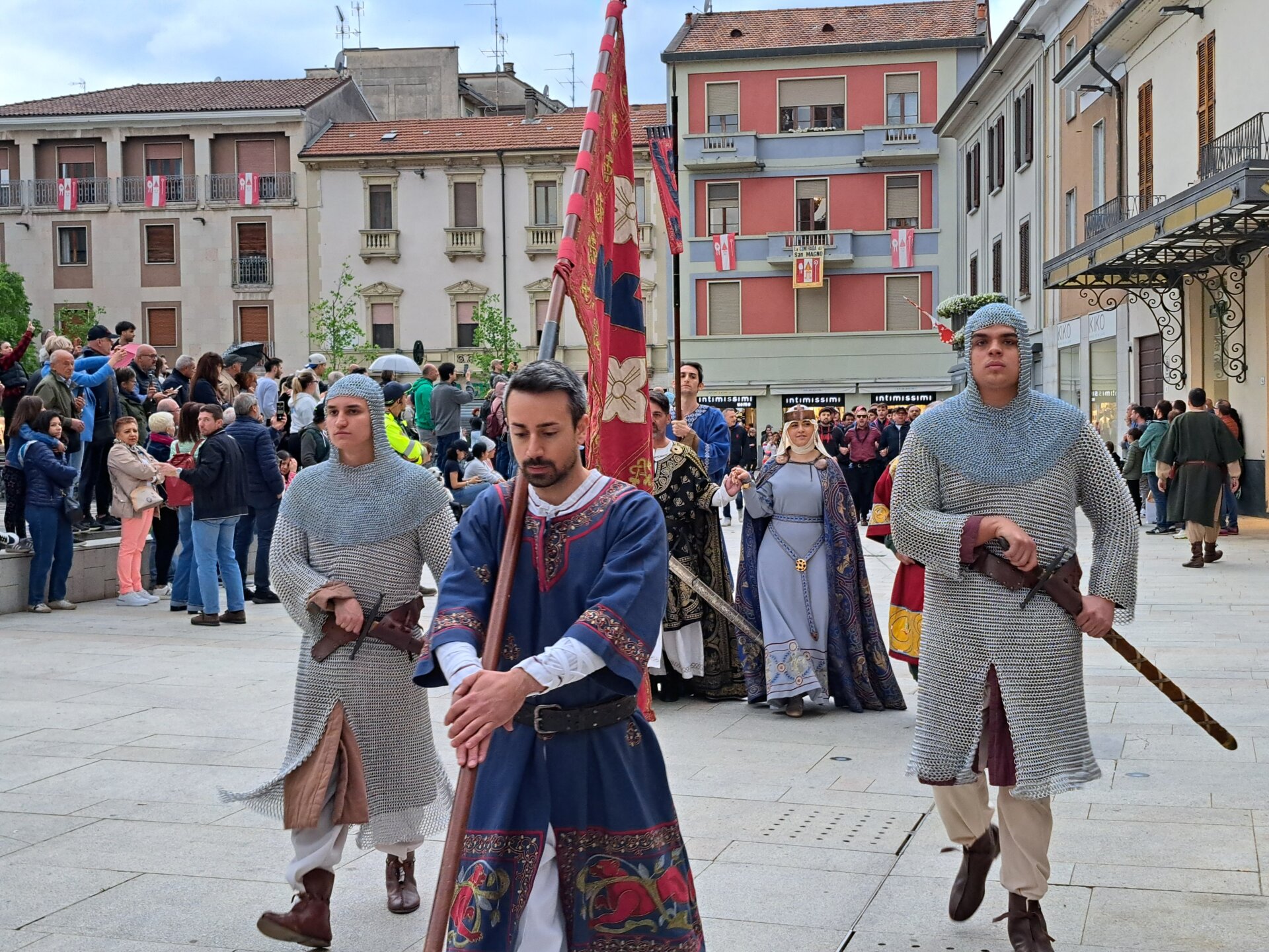 legnano-traslazione croce palio31
