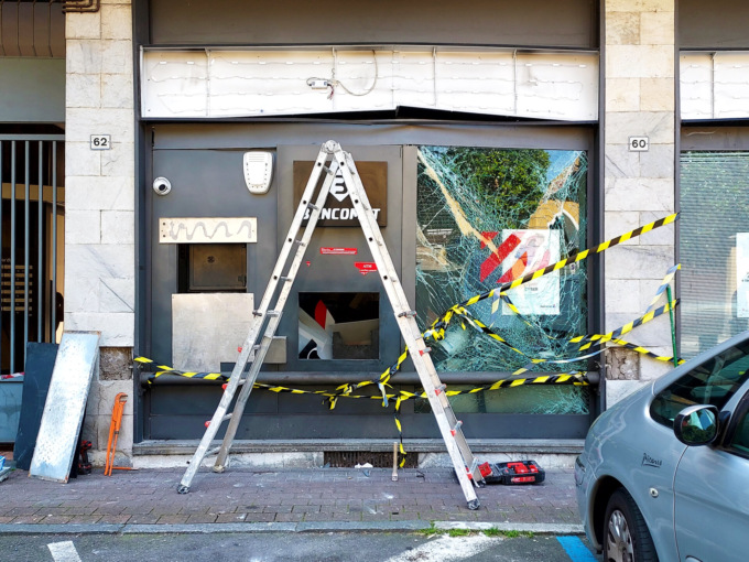 Nuovo furto di un bancomat nella notte: responsabili subito fermati dai Carabinieri