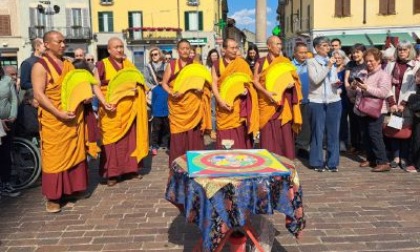 Armonia, equilibrio, serenità: dissolto il mandala realizzato dai monaci tibetani