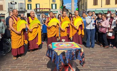 Armonia, equilibrio, serenità: dissolto il mandala realizzato dai monaci tibetani