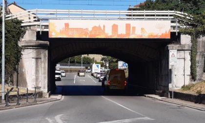 Indagini strutturali di RFI sul ponte ferroviario: senso unico alternato su corso Europa