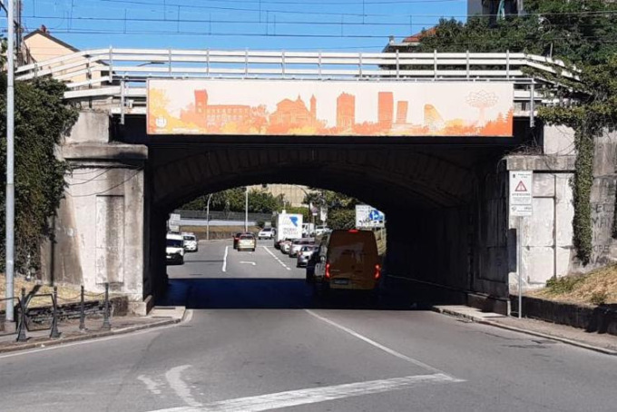 Indagini strutturali di RFI sul ponte ferroviario: senso unico alternato su corso Europa