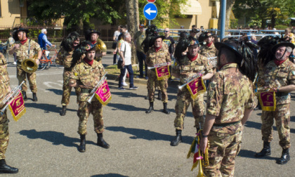 Docenti contro i Bersaglieri, bufera al liceo Bramante: la politica insorge e il preside si dissocia