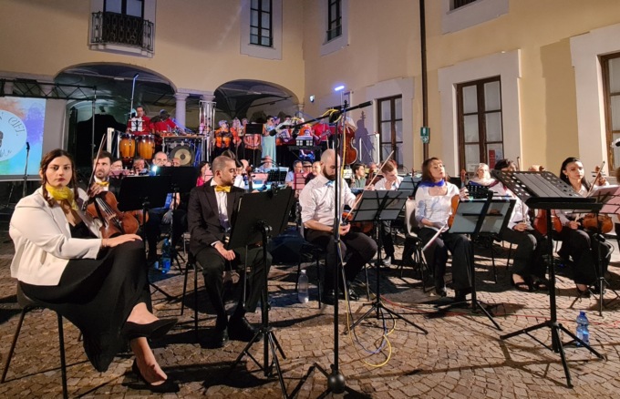 Emozioni durante il concerto della Pro Loco ispirato alle colonne sonore dei film