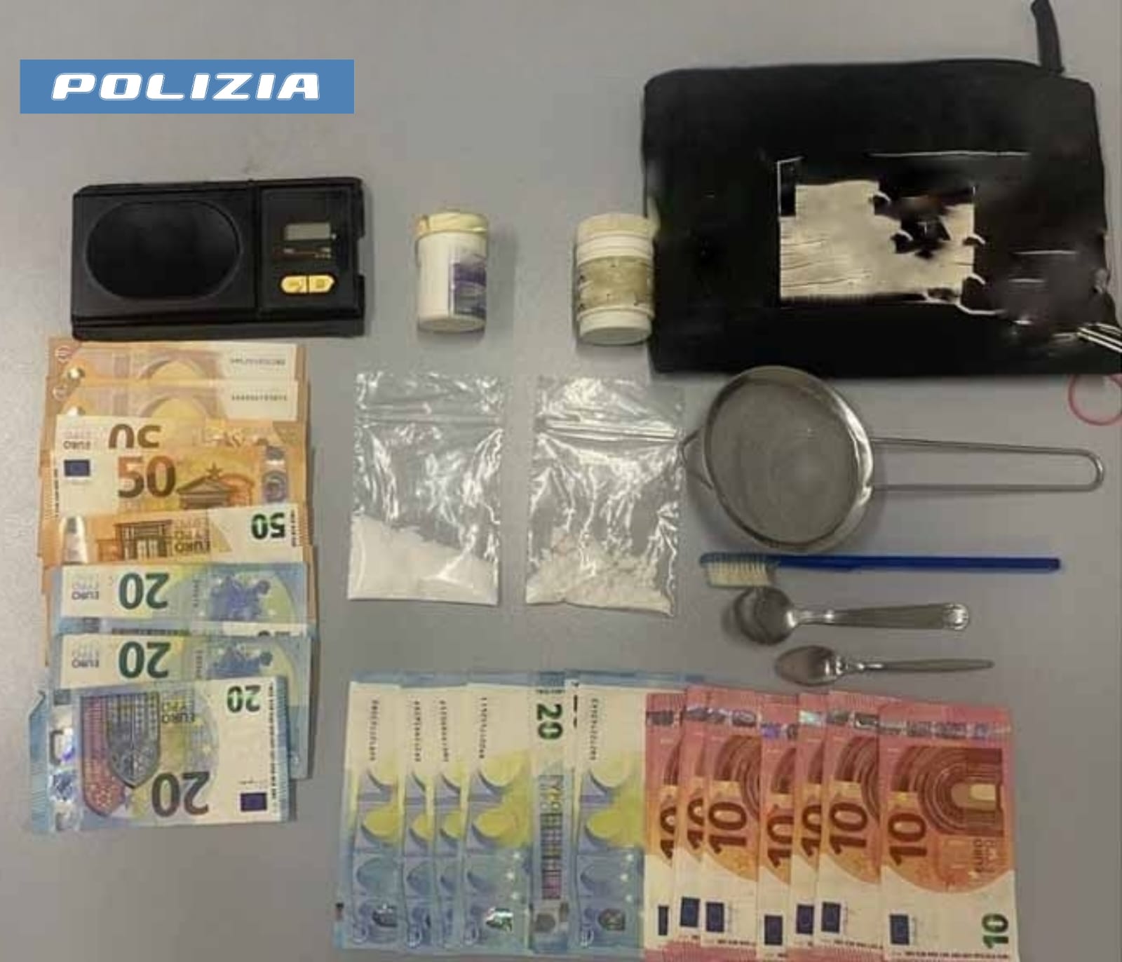 20250605 foto lorenteggio arresti droga 01