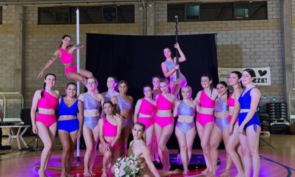 La pole dance dà spettacolo al Palazzetto dello sport