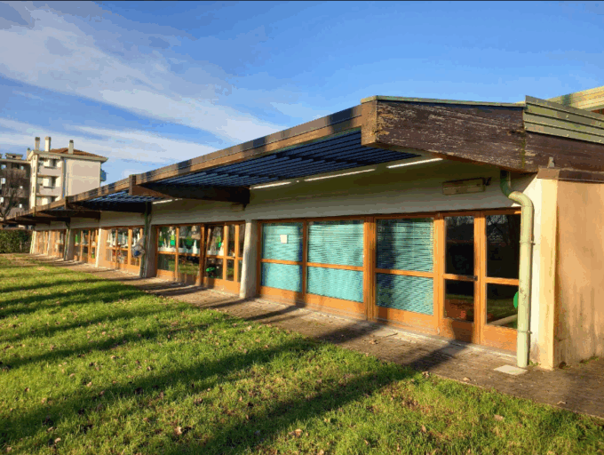 Nuova tettoia alla scuola Munari: iniziati i lavori di costruzione