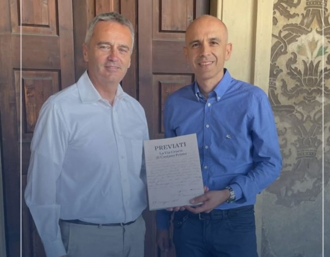 Il professor Mittino cambia scuola e il sindaco gli fa un regalo