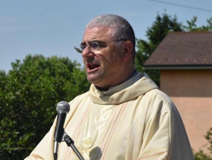 Don Achille Fumagalli nuovo parroco al posto di don Enrico Vertemati in pensione