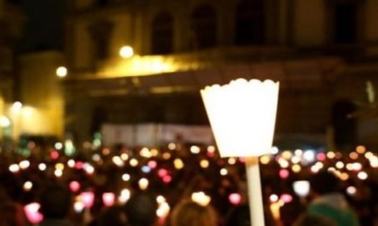 Legnano scende in piazza per la pace con una fiaccolata