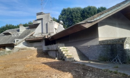Addio a Villa Angelo Belloli: via alla demolizione