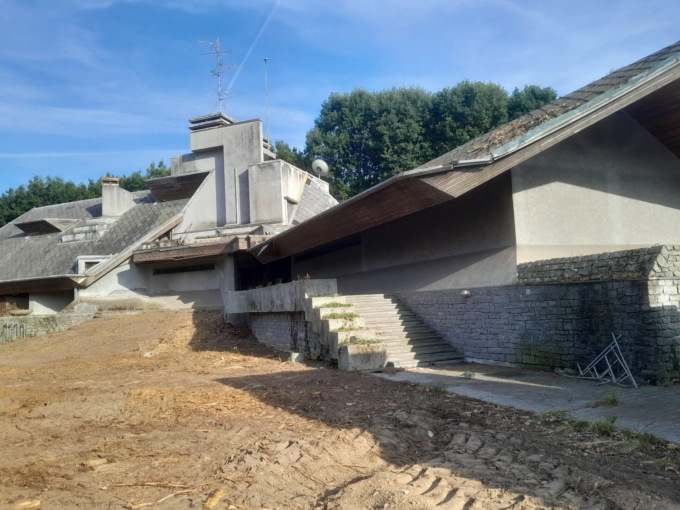 Addio a Villa Angelo Belloli: via alla demolizione