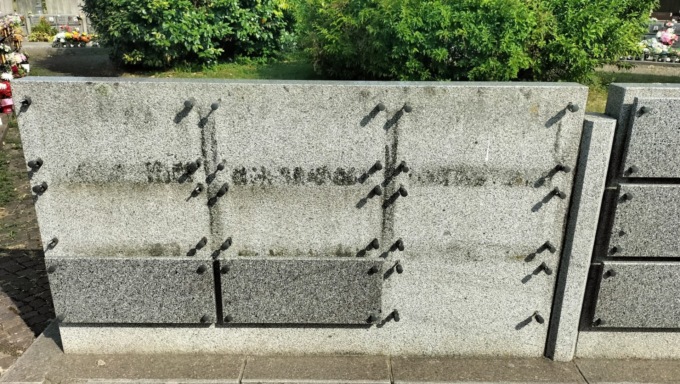 Ladri al cimitero: rubate una ventina di lapidi dalle tombe