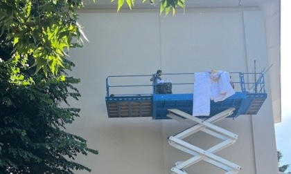 "Oltre la vetta", prende forma il murale sulla scuola Bonvesin