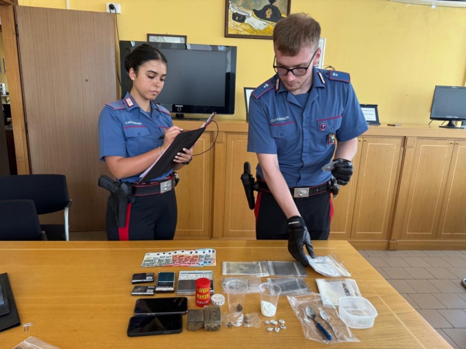 Spaccio di cocaina: arrestata una 50enne