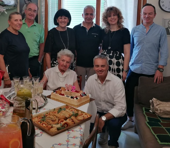 Pierina Ramponi ha compiuto 102 anni: la visita del sindaco