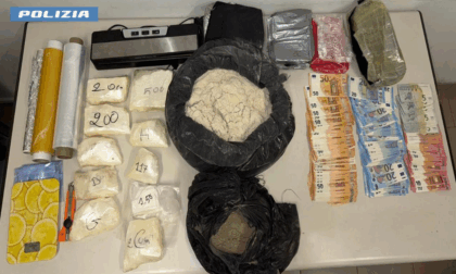In casa nascondeva mezzo chilo di cocaina