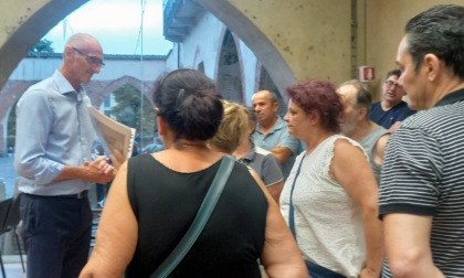 Il sindaco ascolta una delegazione delle case Aler