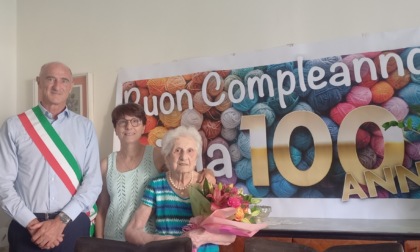 Omaggio floreale del sindaco per i 100 anni di Lidia
