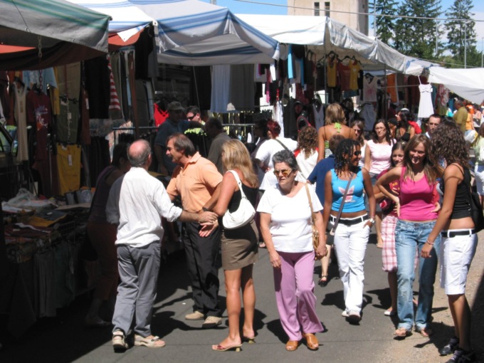 Agosto in paese, torna la tradizionale fiera e il cabaret