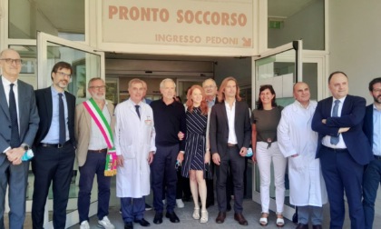 L'assessore Bertolaso in visita agli ospedali di Magenta e Cuggiono