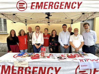Un grido di pace lanciato da trecento persone  durante la prima «Pastasciutta antifascista» di Rho