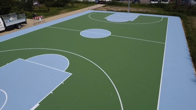 L’area di gioco scambiata per un parcheggio: il Comune studia le soluzioni