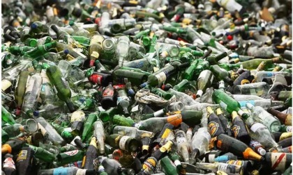 Raccolta porta a porta del vetro: squadre al lavoro per recuperare i mancati servizi