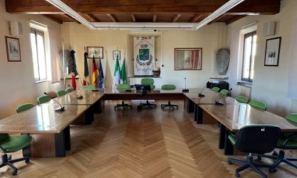 Sala consiliare  rinnovata e tecnologica