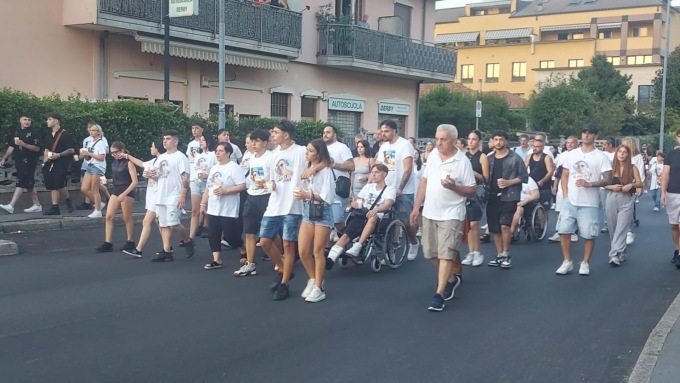 Fiaccolata in ricordo di Omar Bassi ad un anno dalla scomparsa