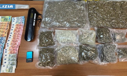 Senza documenti alla guida e con tre chili di droga in casa: arrestato