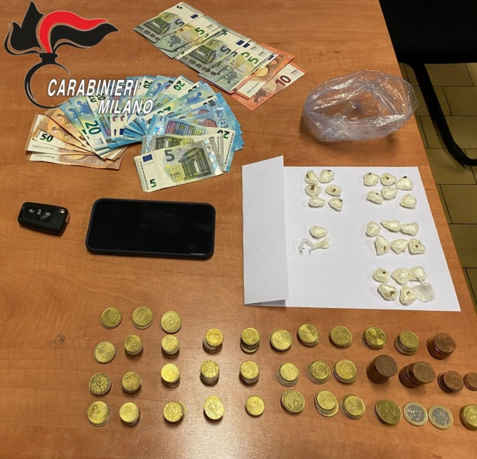 Spacciatore non si ferma all’alt: arrestato