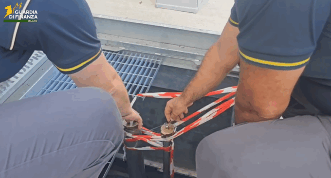 Gasolio mischiato con oli vegetali e solventi: denunciato il benzinaio