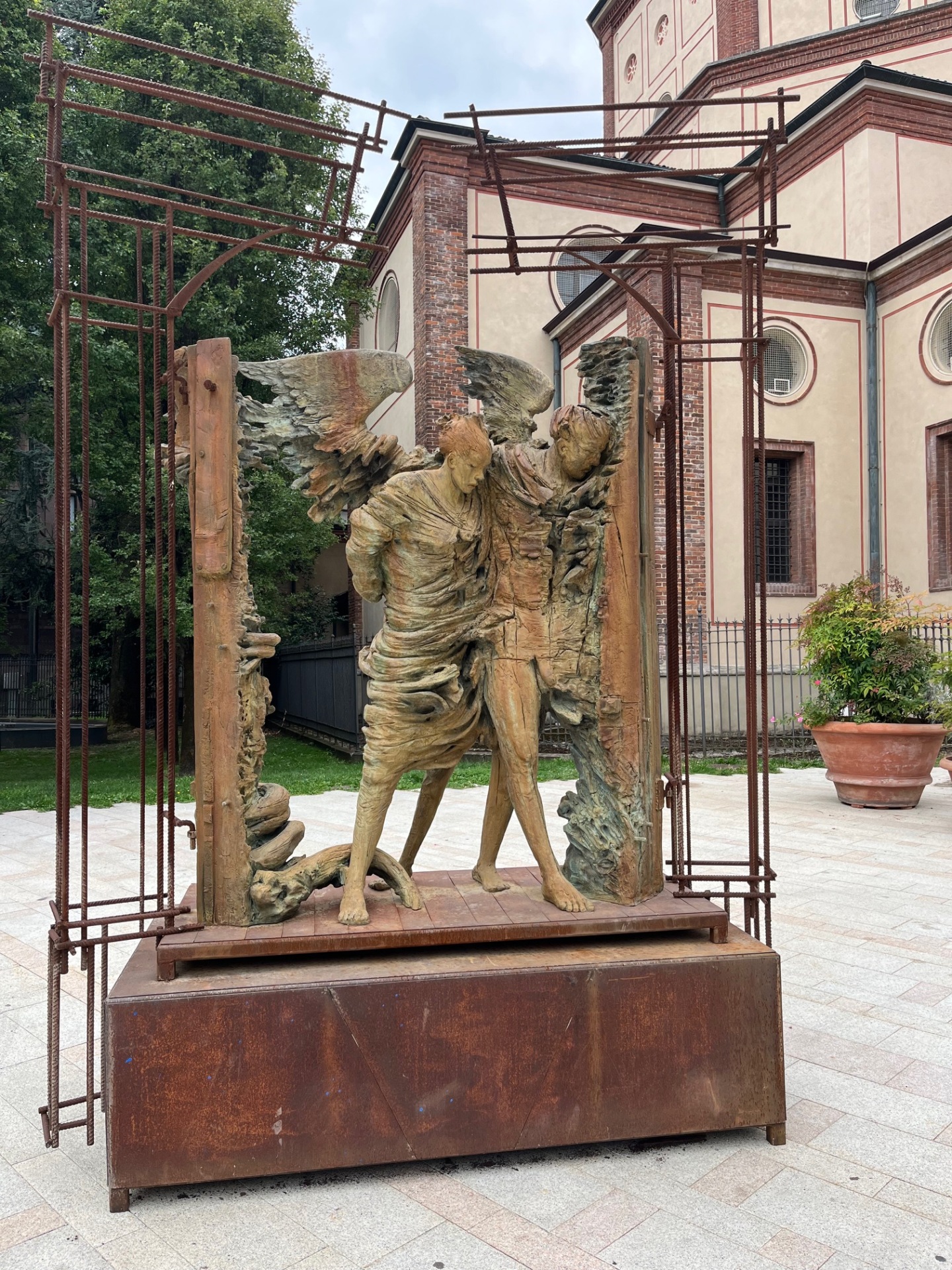 Sculture Ugo Riva Legnano sull'Abisso Paradiso perduto
