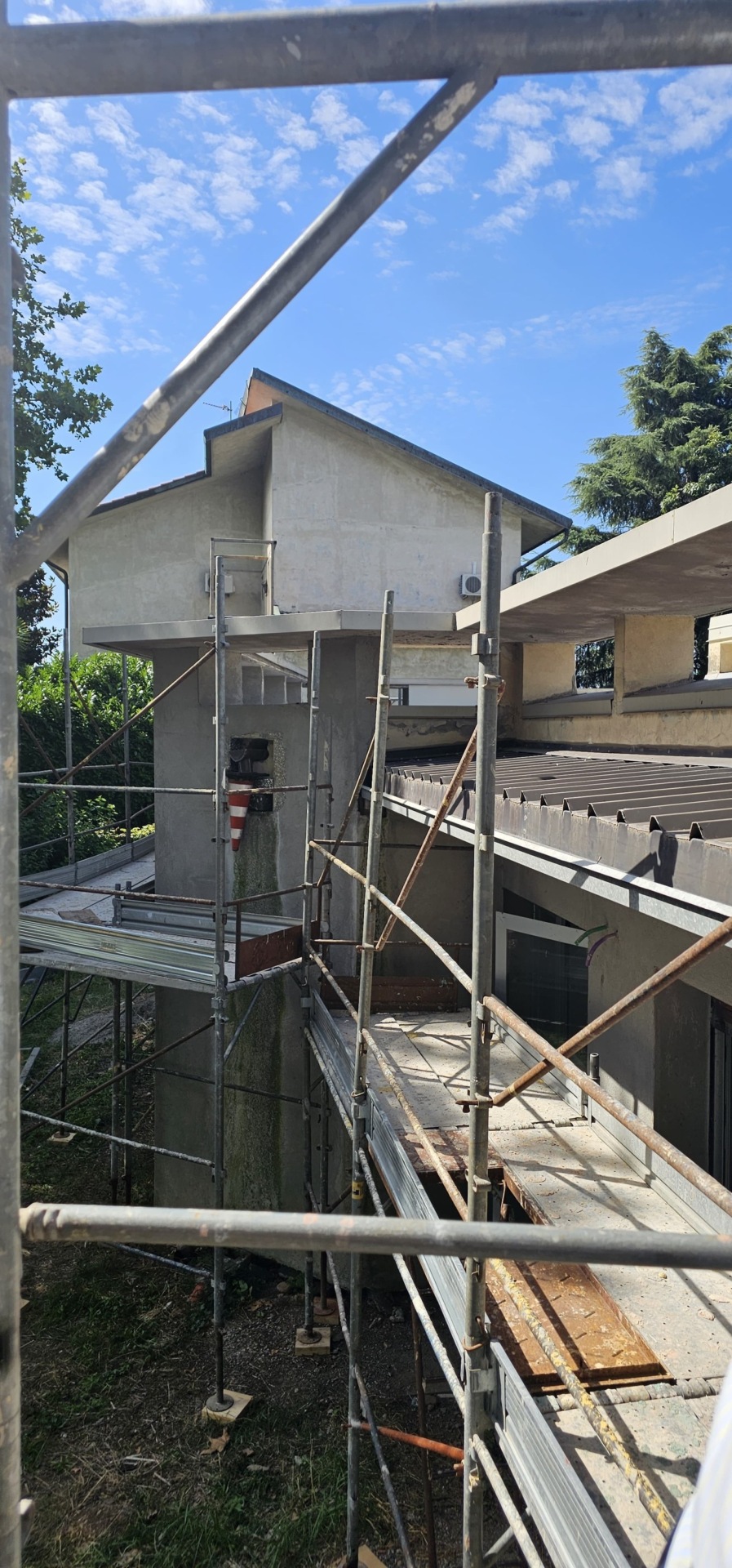 Sedriano ripresi i lavori all'edificio di via Buonarroti per la realizzazione del Centro Polifunzionale 2