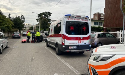 Un’auto si ribalta: donna finisce in ospedale, non grave