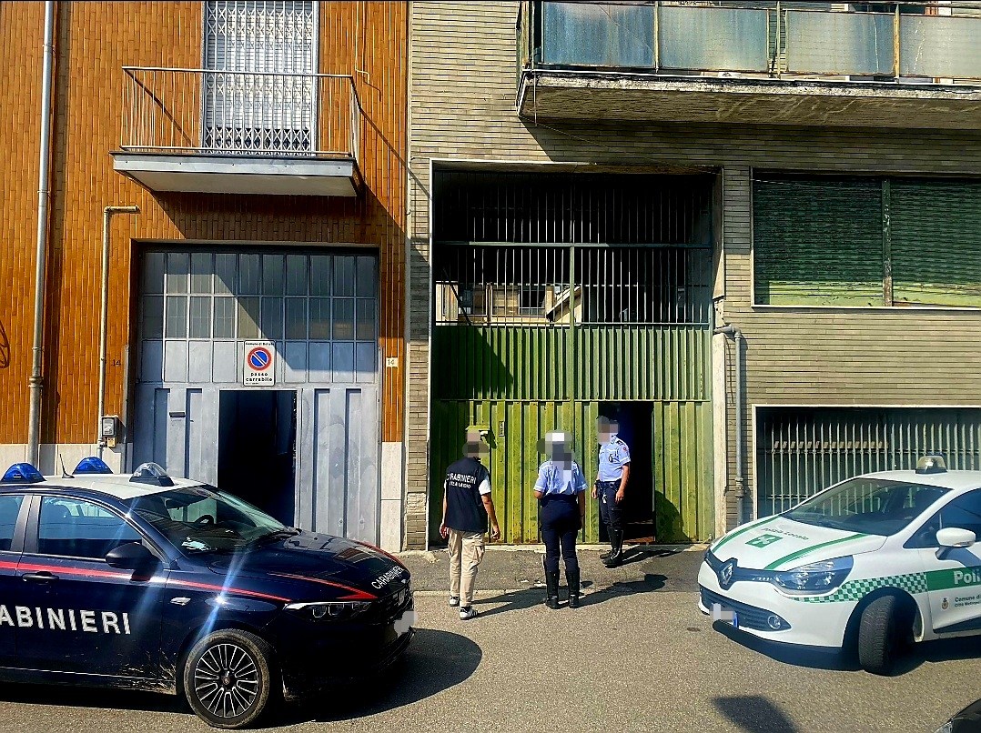 Laboratori tessili irregolari: blitz di Carabinieri e Polizia Locale