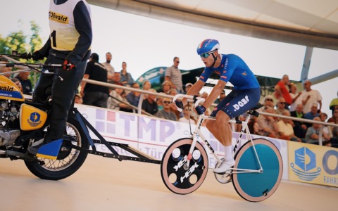 Alessio in sella durante il Campionato Stayer in Germania