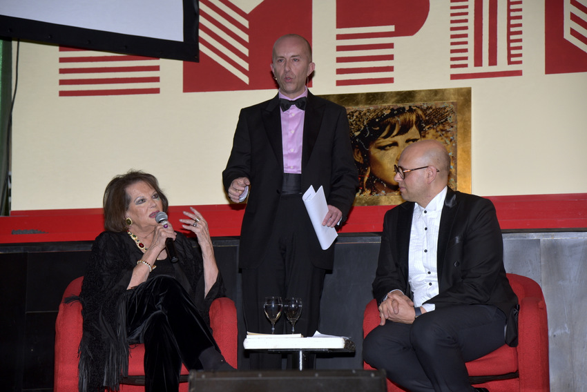 Addio a Claudia Cardinale: "Conservo ancora la rosa che mi regalò"