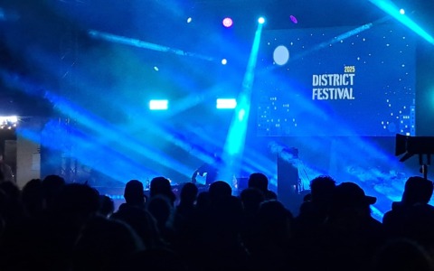 Un successo la prima serata del District Festival 2025