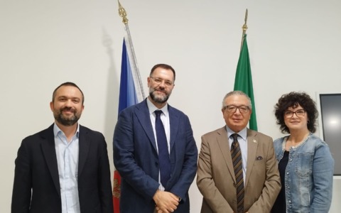 Incontro tra il comune e il neo dirigente dell’Ics Pero