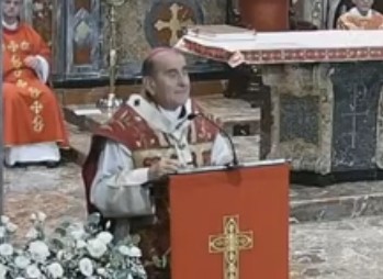 “Tutto passa ma la parola di Dio e la parrocchia restano”: l’arcivescovo Delpini in visita a Malvaglio