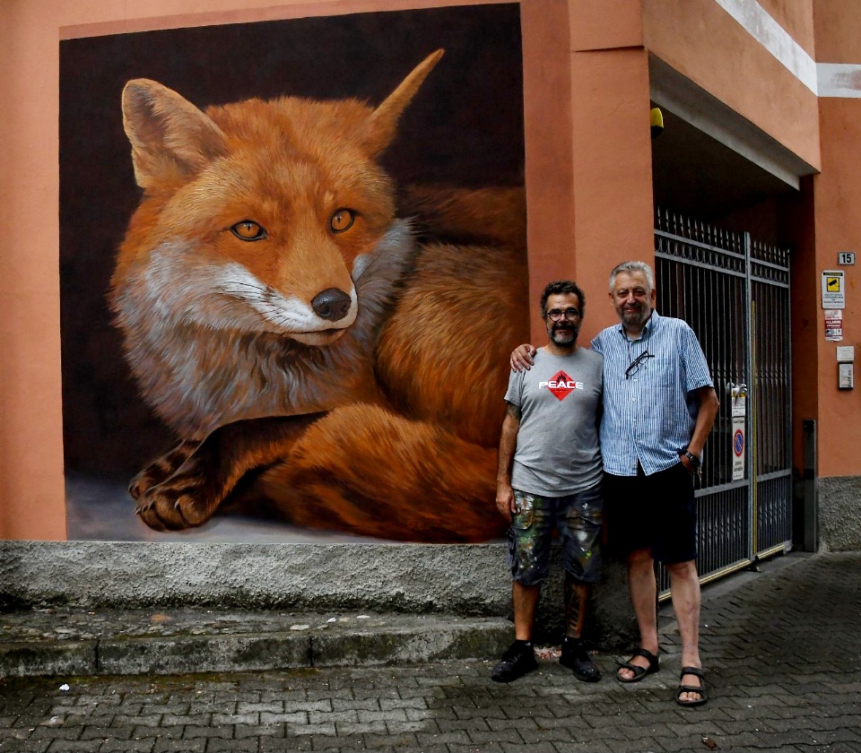 Nuovo murale in piazza: raffigura una volpe