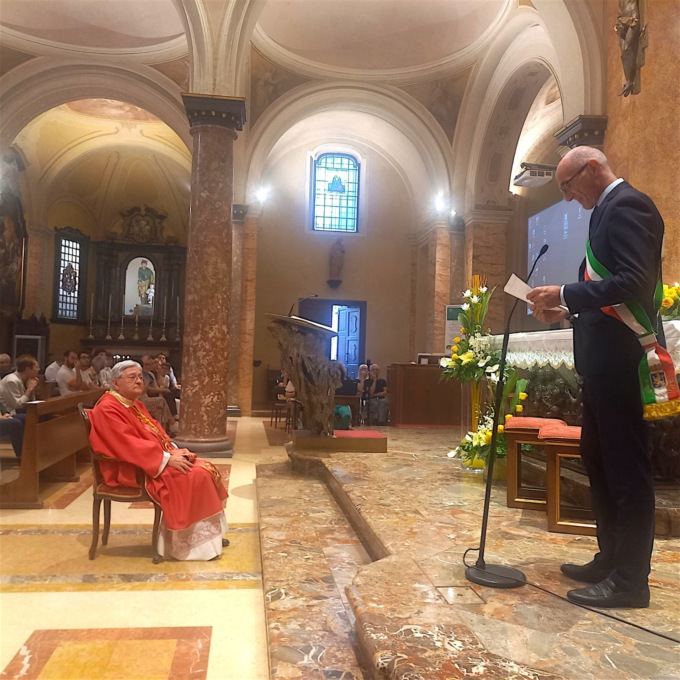 Il ringraziamento della città a don Innocente Binda