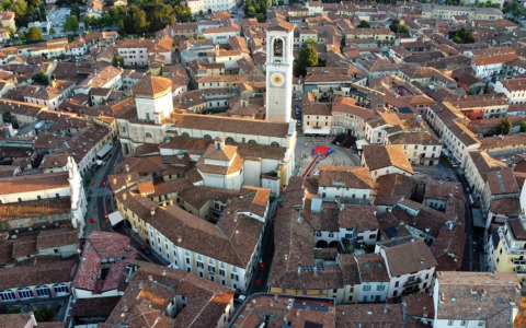 Torna “Dentro e Fuori dal Comune” su il61 e Telecity: questa sera protagonista Chiari