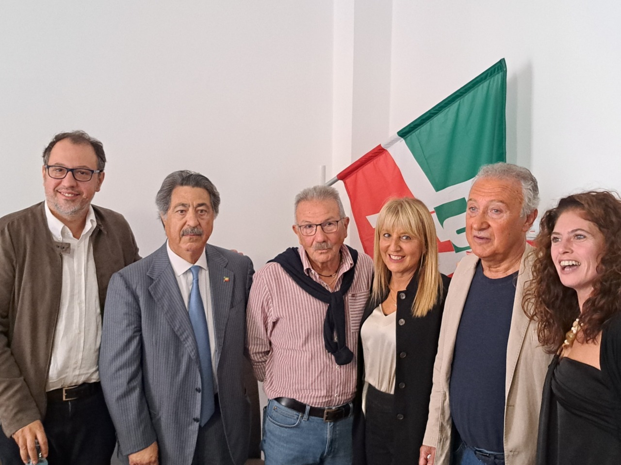 Forza Italia apre la nuova sede... e la campagna elettorale