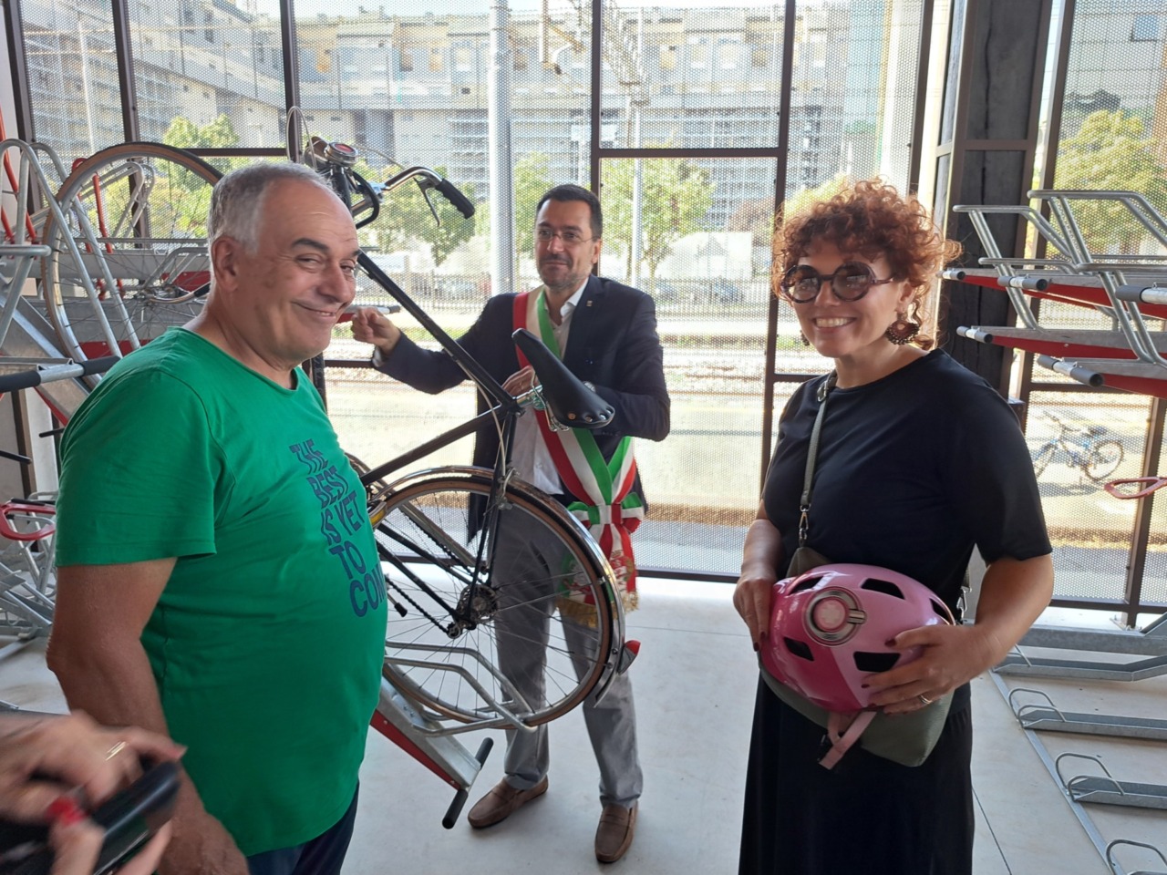 Inaugurata la velostazione: sarà aperta dalle 5 del mattino all'1 di notte