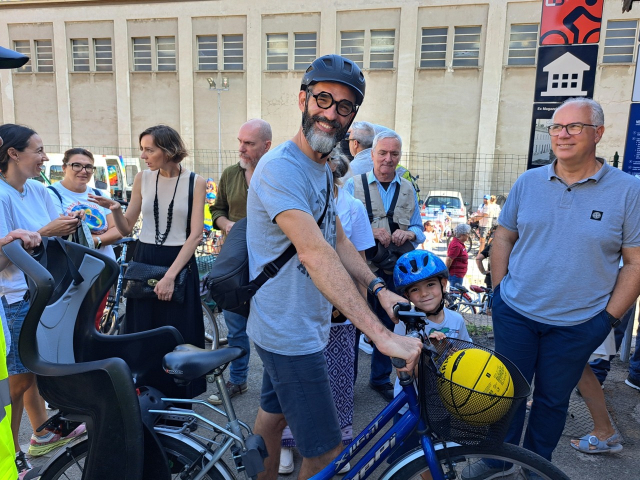 Inaugurata la velostazione: sarà aperta dalle 5 del mattino all'1 di notte