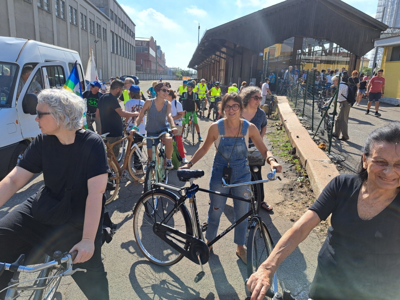 Inaugurata la velostazione: sarà aperta dalle 5 del mattino all'1 di notte
